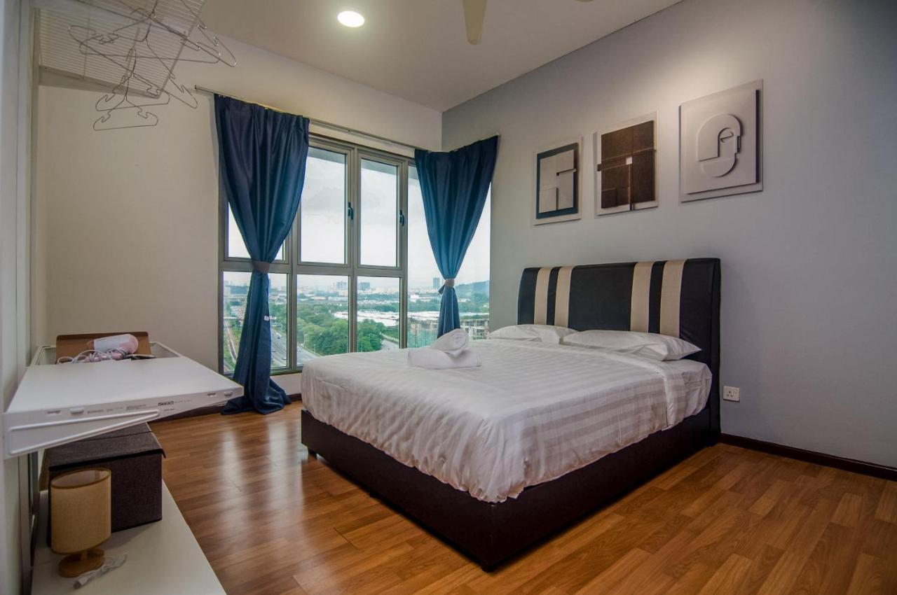 Flora Residence One South By Idealhub Seri Kembangan Kültér fotó
